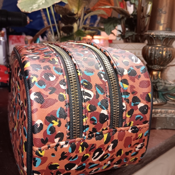 NICOLE MILLER funky fun colors leopard print 2 zipper cosmetic bag. Large - Picture 4 of 4